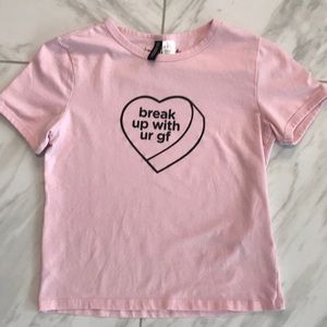 Ariana Grande pink shirt